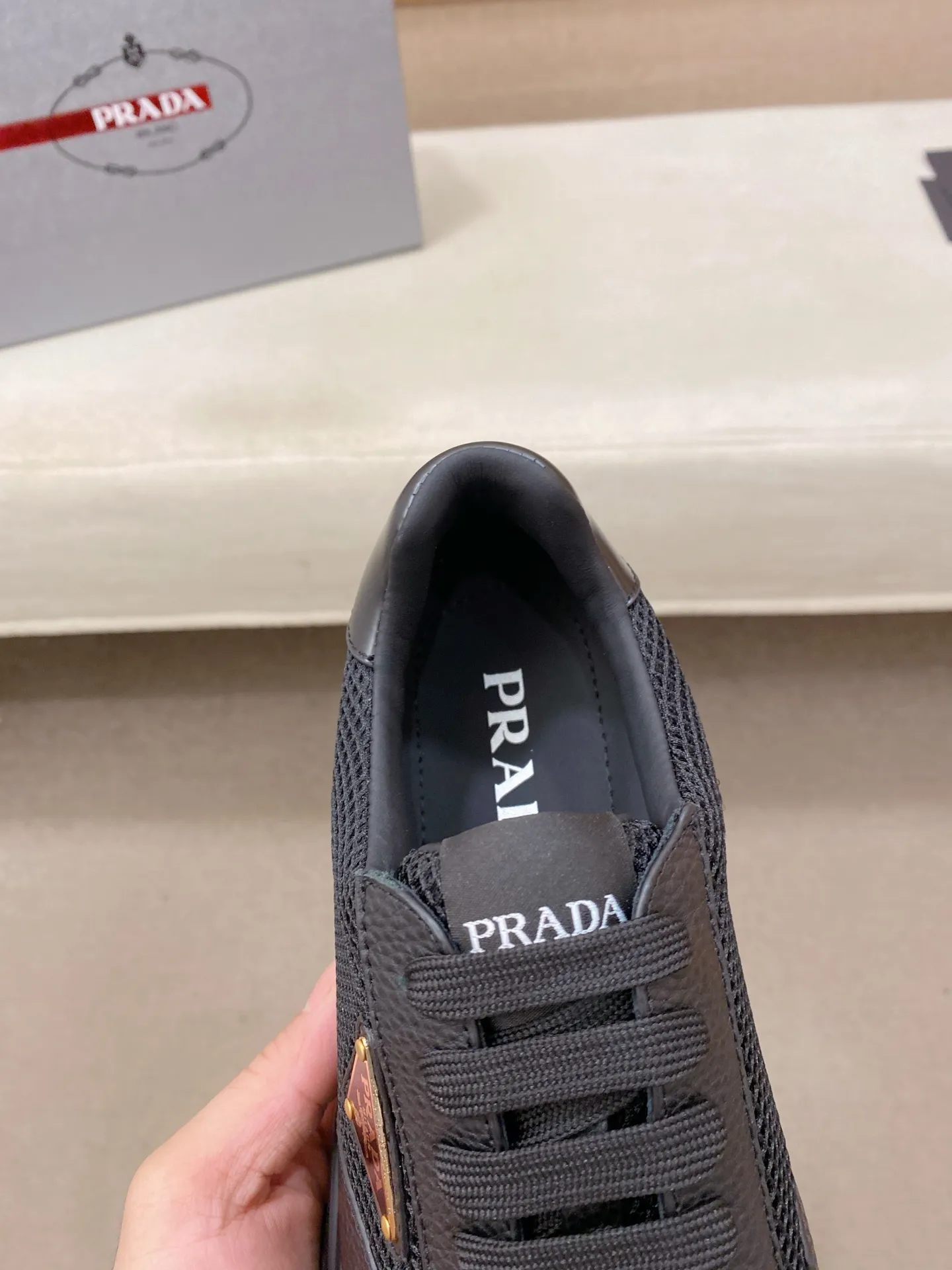 Men's shoes 💰 580💰 ✔️✔️✔️High version High-quality new PRADA (Prada) counters are launched simultaneously, new men's shoes, 😘fabrics are selected from first-layer cowhide fabrics. Lining: Imported cowhide leather lining. 👍🏿High-end☄️Open-molded non-slip rubber outsole, exquisite lines, simple and elegant, comfortable and high-end for leisure travel. Code number: 38 to 45